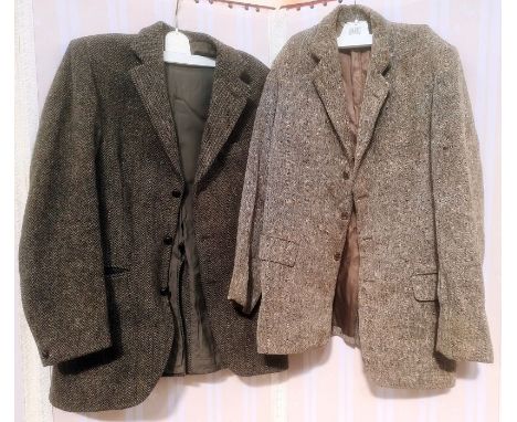Assorted gentleman's vintage tweed coats and jackets (1 box)Condition ReportSizes vary between approximately 38 - 44cm