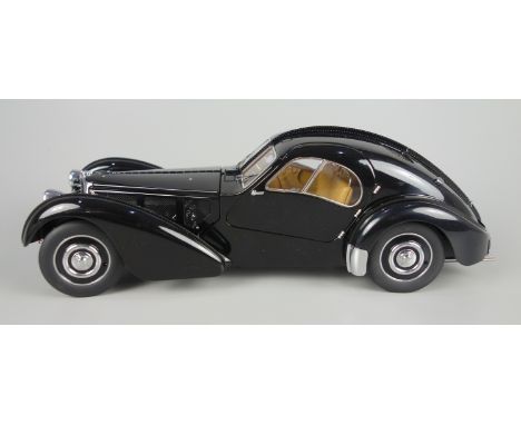 Modellauto Bugatti 57SC Atlantic 1938, Gateway Autoart Limited, Serien-Nr.1381, Maßstab 1:18, schwarz mit Scheibenrädern in O