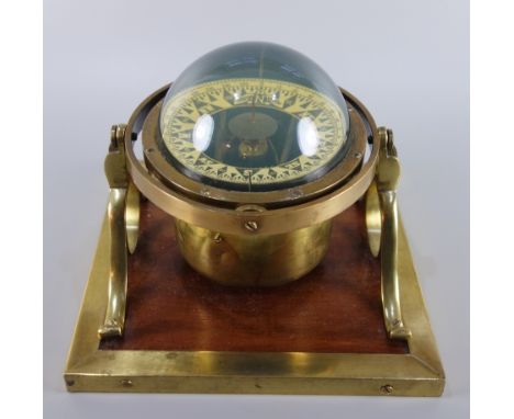 Marinekompass Kelvin White Boston Spherical , Nr.6928S5, Patent 1987383, Messing, Holzplatte 22,5*24cmNaval compass Kelvin Wh