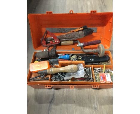 PLASTIC TOOLBOX AND CONTENTS