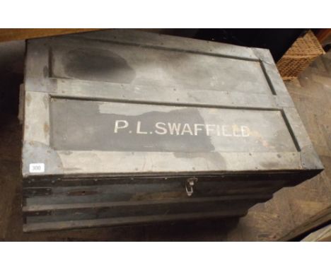 Large wooden trunk with zinc lining 