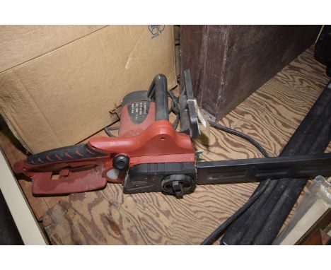 An electric chainsaw Sold electrically untested. 