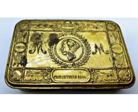 14-18 victory and 14-15 star, named 18672 Private AJG Simpson, Worcester Regiment containing within a 1914 Christmas box 
