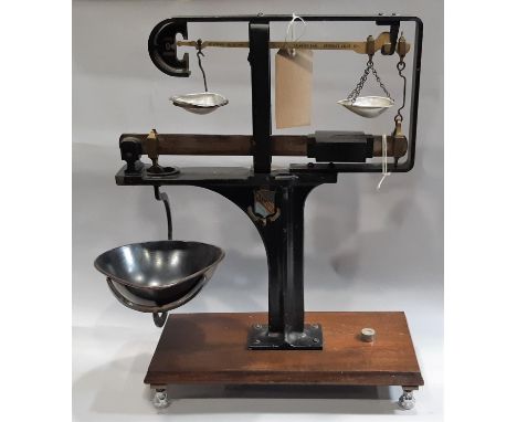 A  W &amp; T Avery Ltd, Birmingham cast iron counting scale to weight 5lb pounds with leverage value 12:1, brass fittings on 