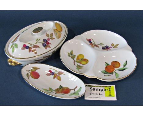 A collection of Worcester Evesham pattern oven to table ware comprising tureen and cover, dishes, dinner plates, etc 