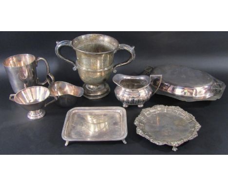 A Walker & Hall silver double handled trophy 17cm high, 17oz approx and a quantity of silver plated items to include a tankar