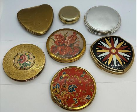 Collection of vintage compacts, various makers including Stratton 