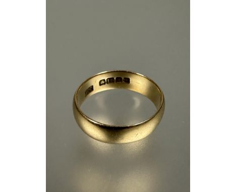 A 18ct gold wedding band M 3.89g&nbsp;