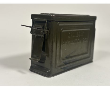 U.S Cal 30MI Ammunition Box in original green paint, undated. (27mmx18mmx9.5mm)