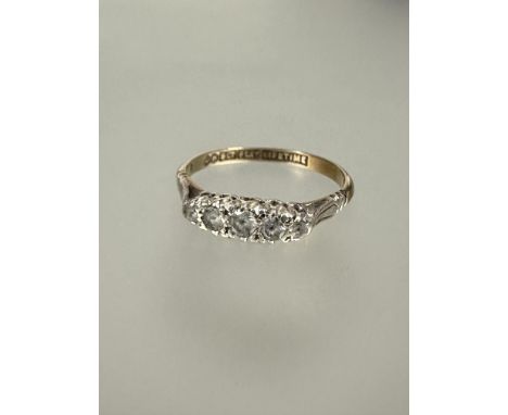 A 9ct gold white stone graduated ring set in platinum N 1.78g&nbsp;