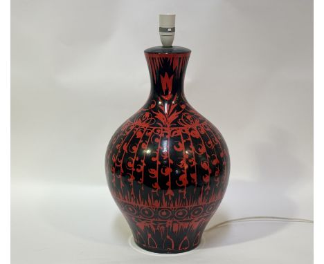 An Alvino Bagni Italian large baluster shaped table lamp with&nbsp;neo baroque red and black. (h-51cm) (marked Italy verso)