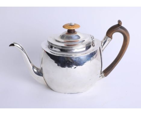 A Geo III silver teapot, circa 1825, makers mark 'WF'?, 15.66oz.