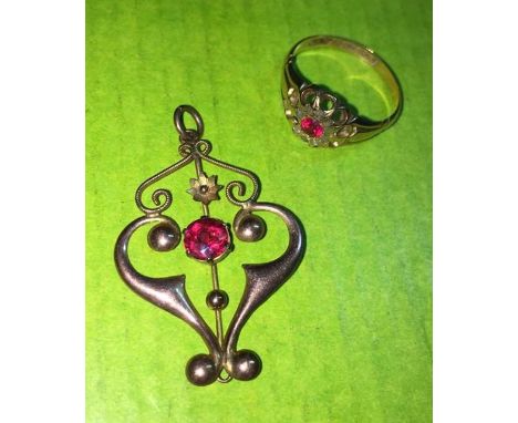 18CT GOLD LADIES RUBY AND DIAMOND CLUSTER RING, ONE STONE MISSING AND 9CT GOLD EDWARDIAN FILIGREE PENDANT 4G APPROXOVERALL