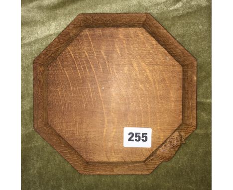 ROBERT THOMPSON MOUSEMAN OCTAGONAL BOARD 19.5CM DIAM