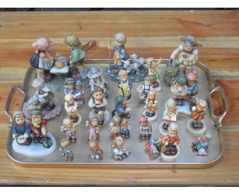 PARCEL OF VARIOUS GOEBEL FIGURES BY HUMMEL INCLUDING CHRISTMAS DECORATIONS 