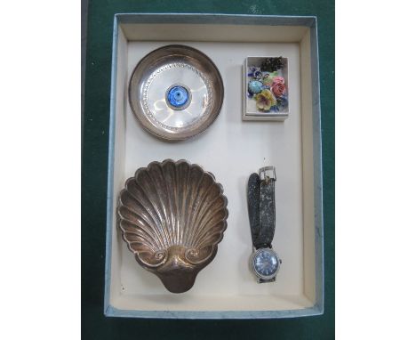 HALLMARKED SILVER SHELL FORM RECEIVER, 900 SILVER RECEIVER PLUS TIMEX WRISTWATCH AND BROOCHES, ETC. 