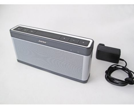 BOSE SoundLink Bluetooth speaker III. Sold from 2015-2017. W25,5cm, D5cm, H13cm.