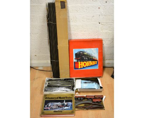 A mixed lot of OO and O gauge, including a quantity of OO gauge track, part Hornby set (no locomotive), one open wagon; A Cen