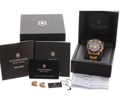 Victorinox Swiss Army Maverick chronograph gold plated and stainless steel gentleman's bracelet watch, ref. 241691, circular 