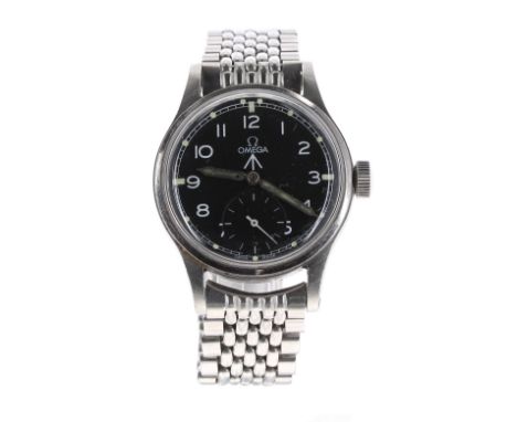 Omega British Military issue stainless steel gentleman's wristwatch, circa 1940s, serial no. 102790xx, the signed black dial 