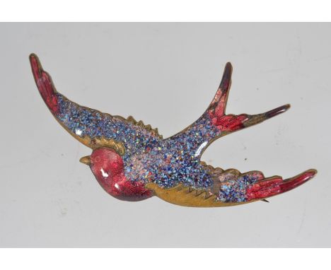 A good 1920s 30s Art Deco enamel set brooch in the form of a swallow with C clasp. Measures 6cms