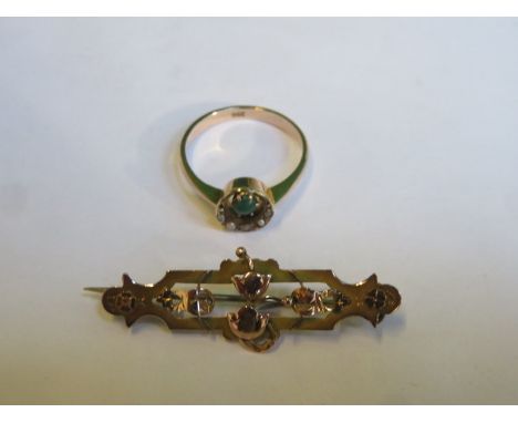 9ct GOLD DRESS RING AND 9ct GOLD VICTORIAN BAR BROOCH 