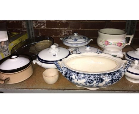 SHELF OF BLUE &amp; WHITE CHINA, TUREEN'S &amp; CHAMBER POT