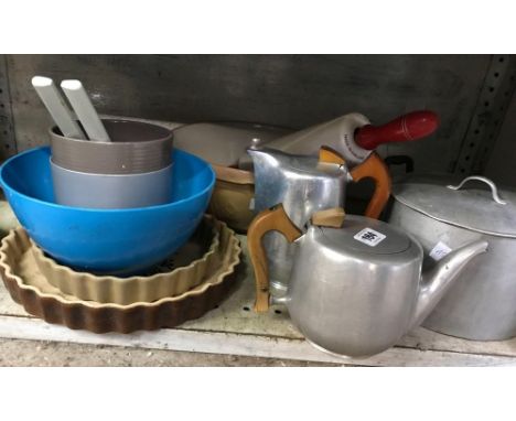 SHELF OF KITCHENWARE WITH FLAN DISHES, MIXING BOWL, ROLLING PIN &amp; PICQUOT WARE