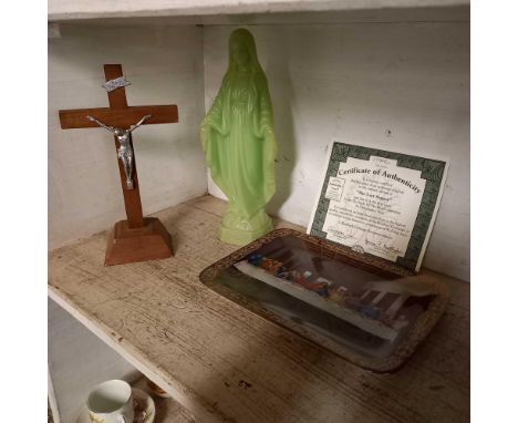RELIGIOUS ITEM. ILLUMINATED CRIB IN BOX (BATTERY OPERATED). JESUS ON CROSS, MARY FIGURE LAST SUPPER (BRADFORD EXCHANGE). (LTD