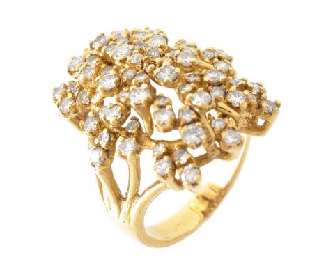 Vintage Round Brilliant Cut Diamond and 14 Karat Yellow Gold Cluster Ring. Ring size 6. Approx. weight: 9.1 grams. Condition:
