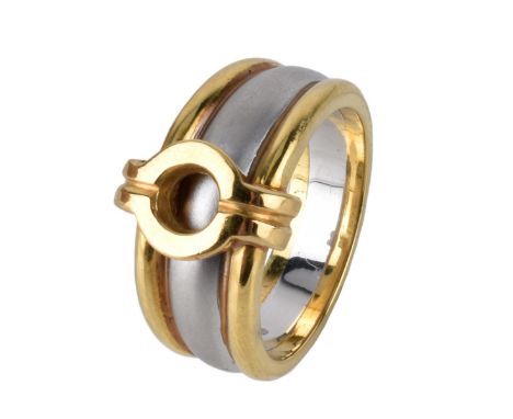 Man's Platinum and 18K Yellow Gold Ring. Size 8-1/2". Stamped PT950. Approx. weight 18.5 grams. Condition: Very good vintage 