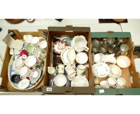 A mixed collection of ceramic items to include Wedgwood Suzie Cooper items, pewter tankards, odd cups and saucers etc (3 tray