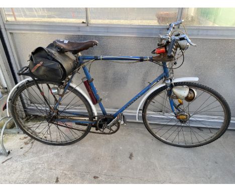 A VINTAGE GENTS WAVERLEY BSA BIKE 