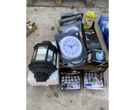 AN ASSORTMENT OF ITEMS TO INCLUDE CLOCKS, TORCHES AND A WALL LIGHT ETC 
