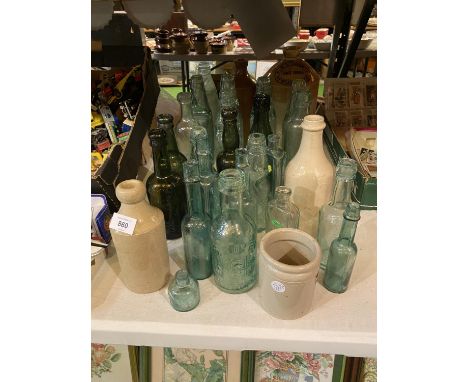 A QUANTITY OF VINTAGE GLASS BOTTLES TO INCLUDE EARTHENWARE ITEMS 