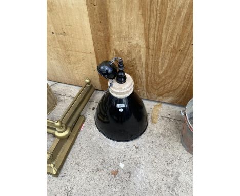A LARGE INDUSTRIAL STYLE ENAMEL LIGHT FITTING 