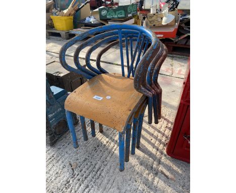 FOUR VINTAGE STACKABLE CHILDRENS CHAIRS 