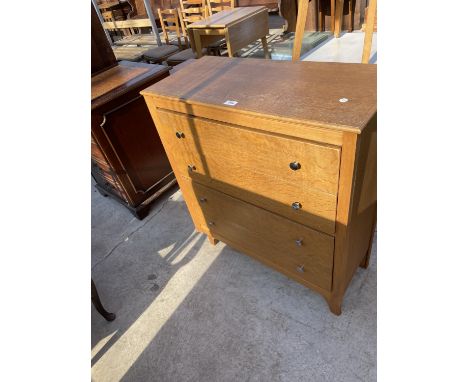 A MID 20TH CENTURY LIGHT OAK CHEST OF FOUR DRAWERS, 30.5" WIDE 