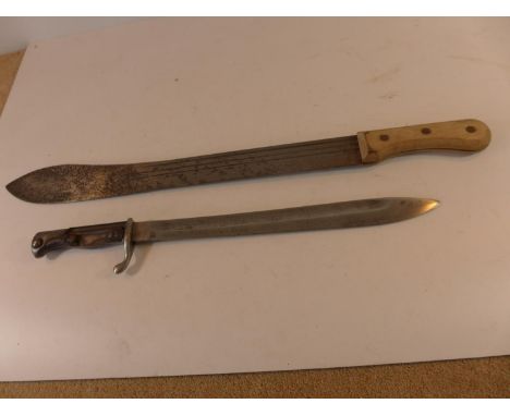 AN IMPERIAL GERMAN S98 BAYONET, 36CM BLADE AND A MACHETE (2) 