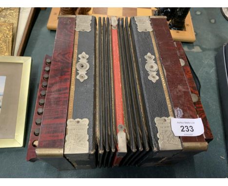 A VINTAGE NATIONAL BAND ACCORDION 