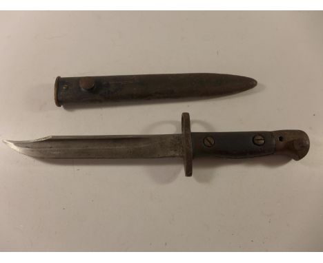 A CUT DOWN 1907 BAYONET, 18CM BOWIE SHAPED BLADE, WITH METAL SCABBARD (AF) 