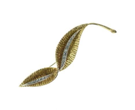 18ct gold and diamond stylised leaf brooch, by David Shackman &amp; Son, London 1967, set with a central line of twenty-one s