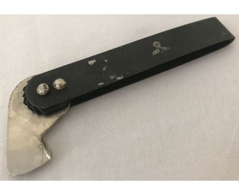 A WWII style German army folding can opener.   Approx. 10.5cm.