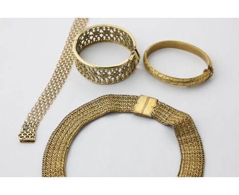 A gold bracelet weight 17.9g, damaged (a/f); a leaf scroll engraved hinged bangle; a gilt metal bangle and a gilt metal mesh 