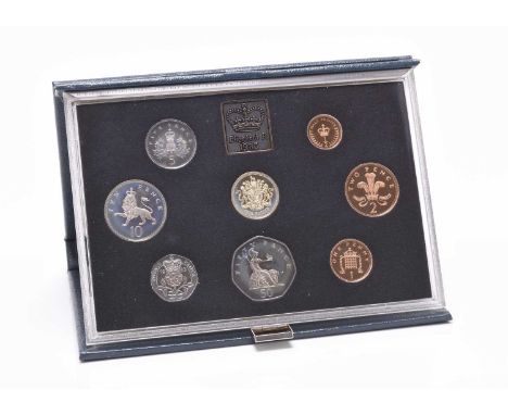 A small collection of UK and foreign gold, silver, cupro-nickel and bronze coinage comprising:Edward VII half sovereign dated