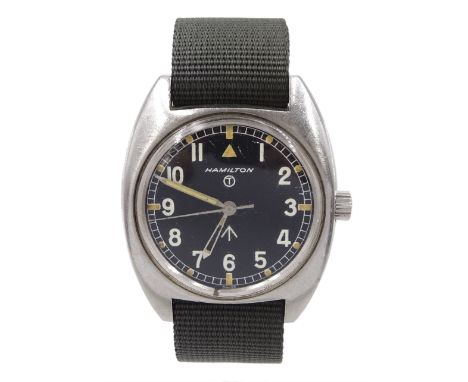 Hamilton British Military stainless steel manual wind wristwatch, back case issue markings ^ W10-6645-99 523-8290 5349/76, bl