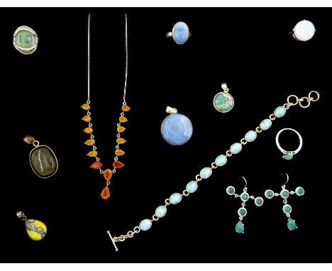 Silver stone set jewellery including opal ring, pair of aquaprase earrings, larimar bracelet, blue opal ring and pendant, fir