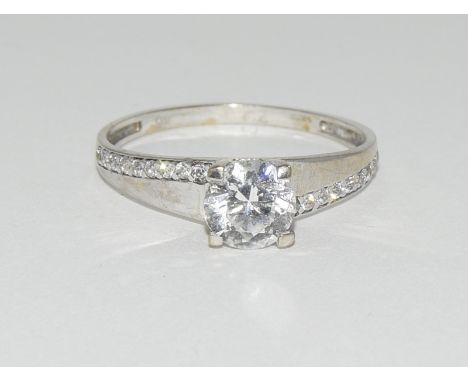9ct white gold ladies solitaire ring size R