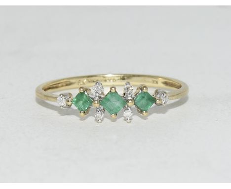 9ct gold ladies diamond and emerald ring size R