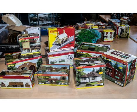 Train Interest. A Collection of Hornby Boxed Accessories, all in excellent condition. Includes sk. bungalow - R8752, sk. doub